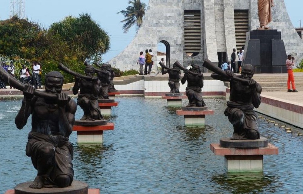 Bond Royale Hotel Attraction Pictures